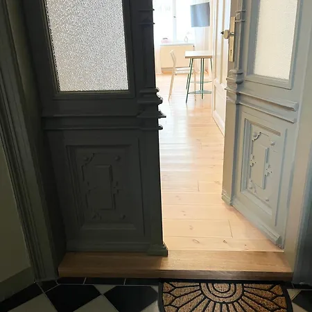 Apartment Einzigartiges Design Loebau